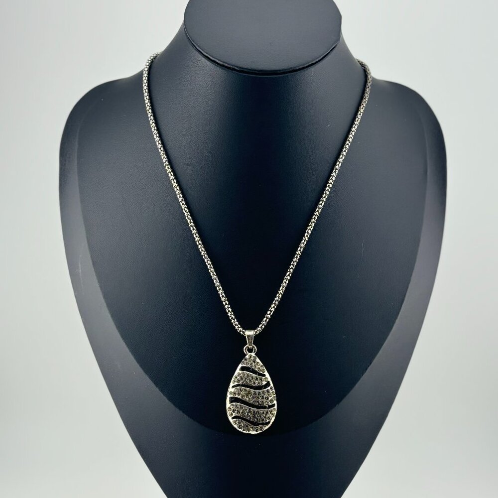 Rhinestone Slatted Teardrop Pendant Necklace